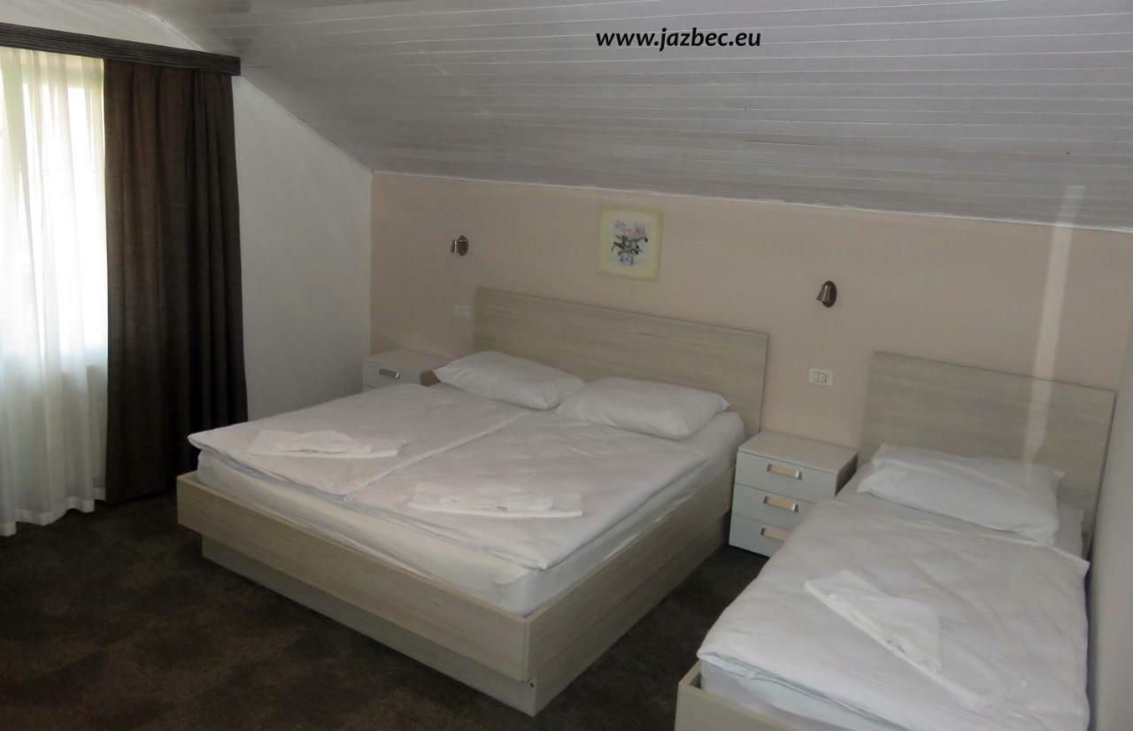 Sobe Rooms Zimmer Jazbec Idrsko Bagian luar foto